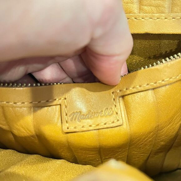 Madewell The Mini Transport Crossbody Bag Bubble Pleat Leather Tan - Picture 6 of 6